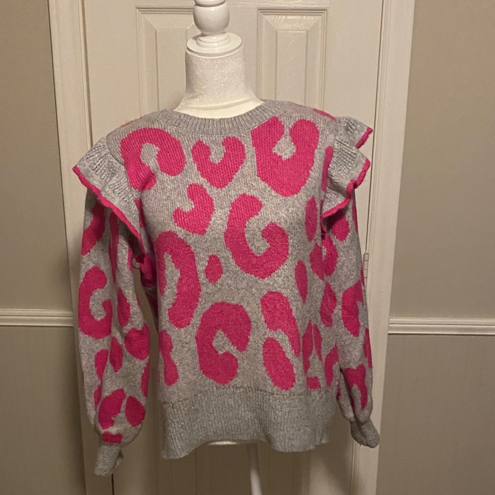 Crown & Ivy Gray and Pink Patterned Sweater